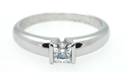 233 Princess cut diamond bar set solitaire