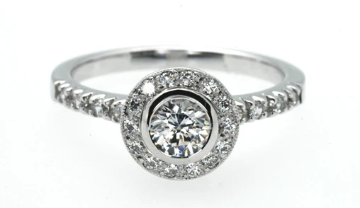 903 Diamond halo ring set with brilliant cut diamonds