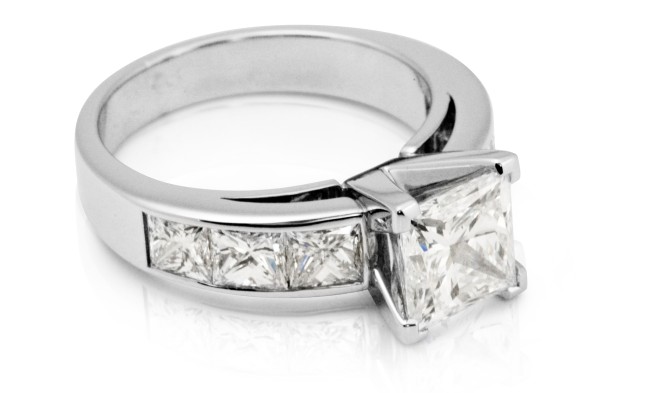 2.00ct Princess cut diamond engagement ring
