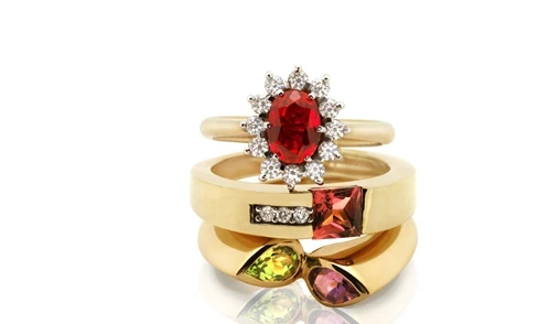 Coloured stone ring set