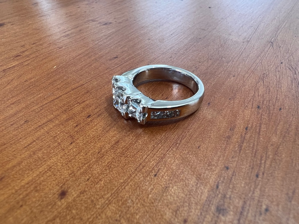 full image for Plat three stone ring side view