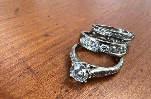 Three diamond rings front view 2