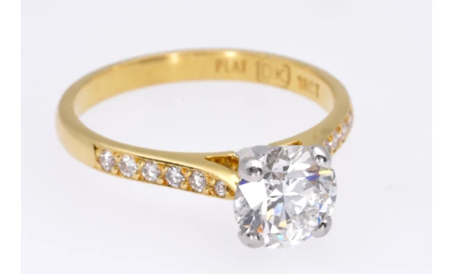Diamond solitaire